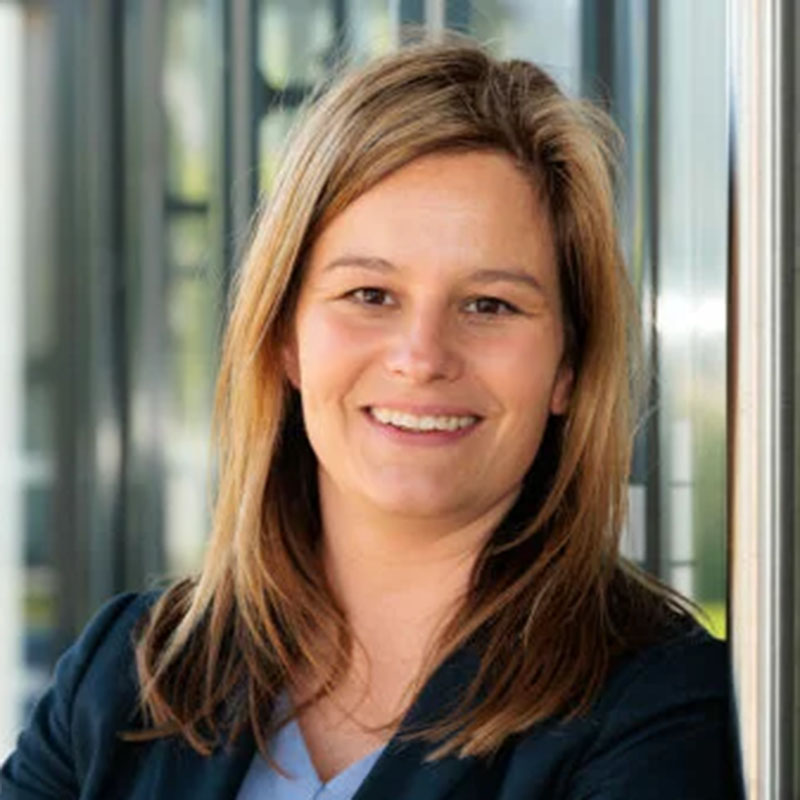 Mag. (FH) Sandra Simeonidis-Huber M.E.S.